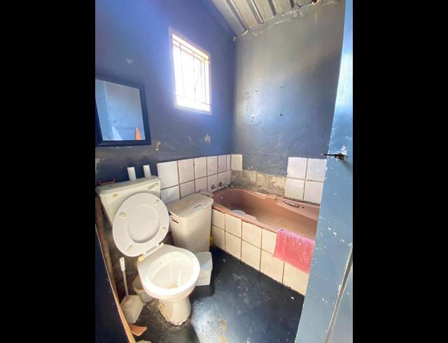 2 BEDROOM HOUSE FOR SALE IN BRAAMFISCHERVILLE